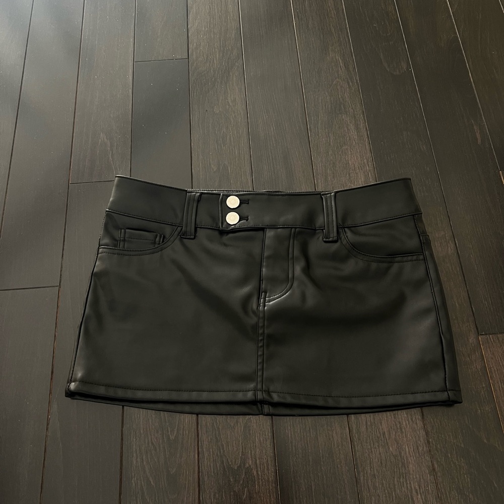 H&M Low Rise Black Faux Leather Mini Skirt